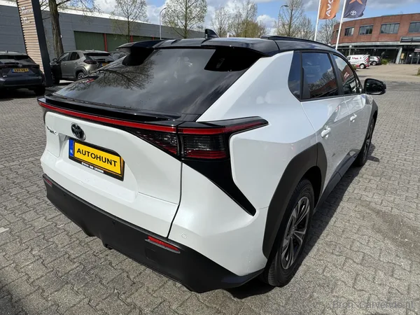 Toyota bZ4X, foto 5